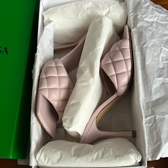 Bottega Veneta Padded Slide Sandals, NEW - Picture 16 of 17